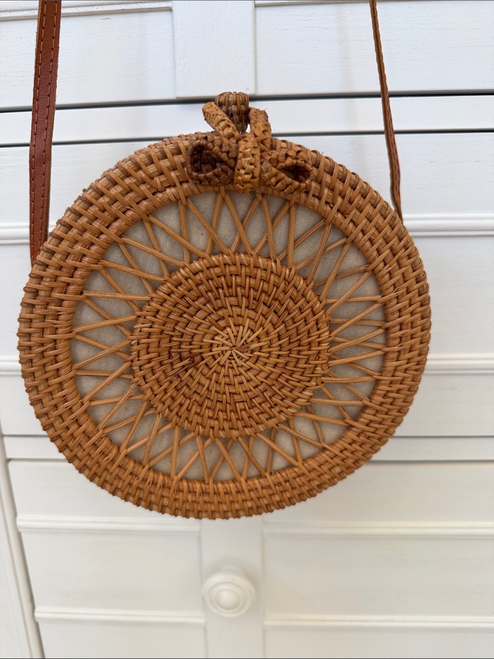 NWOT Round Woven Rattan Shoulder/Crossbody Purse with Leather Strap
